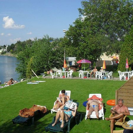 Hotel Fortuna Senec Esterno foto