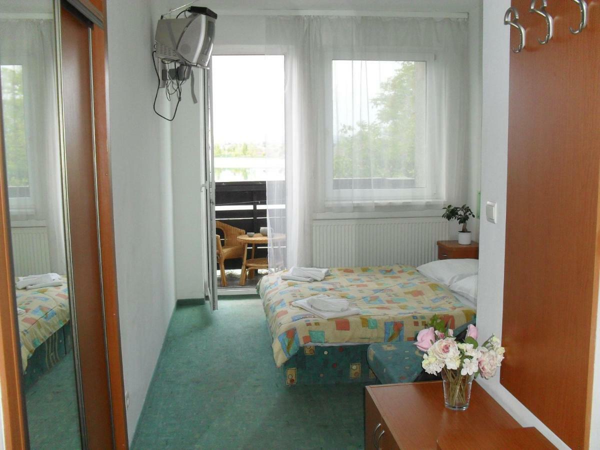 Hotel Fortuna Senec Camera foto