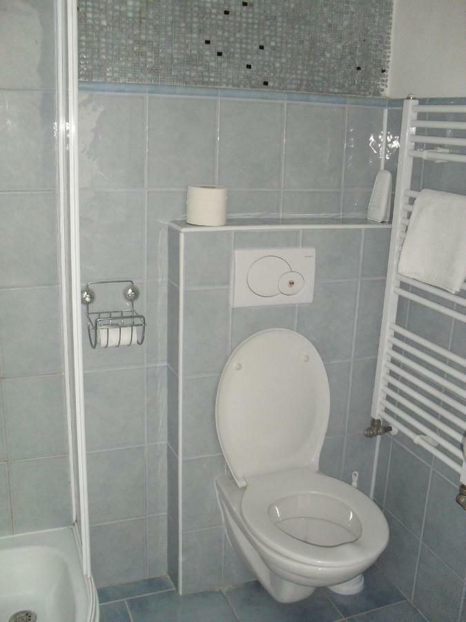 Hotel Fortuna Senec Esterno foto